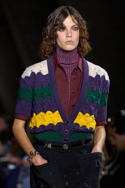 Look 28